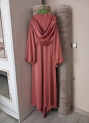 Pembe tesettür elbise