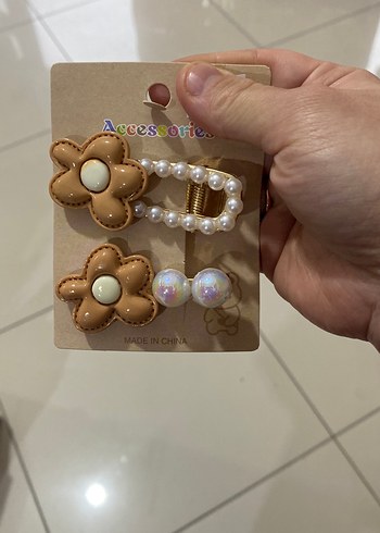 Boncuklu Çiçekli Bej Çocuk Toka Seti - Görsel 2