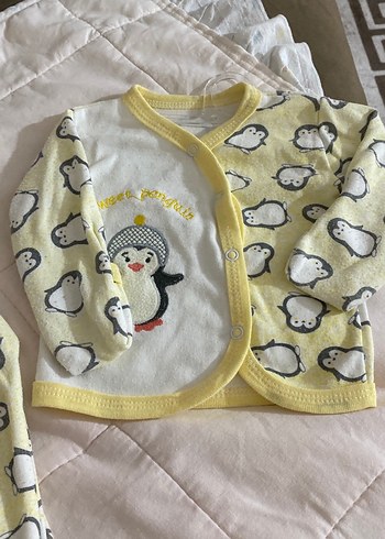Sarı Baskılı Bebek Takımı, Uzun Kollu, Düğmeli - Görsel 4