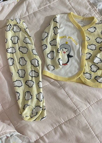 Sarı Baskılı Bebek Takımı, Uzun Kollu, Düğmeli - Görsel 3