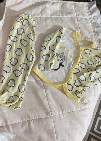 Sarı Baskılı Bebek Takımı, Uzun Kollu, Düğmeli - Görsel 2