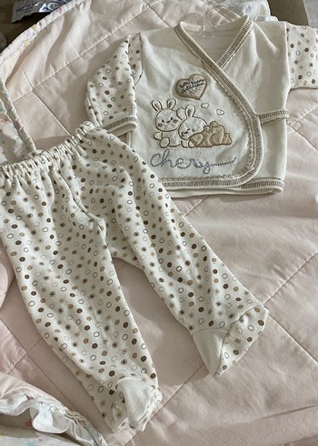 Nakışlı Beyaz Bebek Kız Takımı - Görsel 2