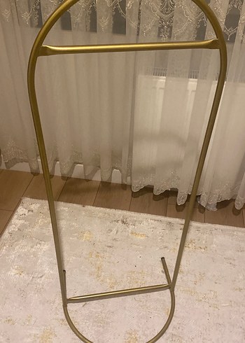 Parlak Altın Ayaklı Askılık - Görsel 5