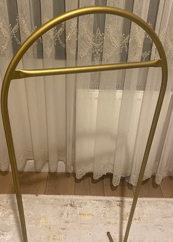 Parlak Altın Ayaklı Askılık - Görsel 2