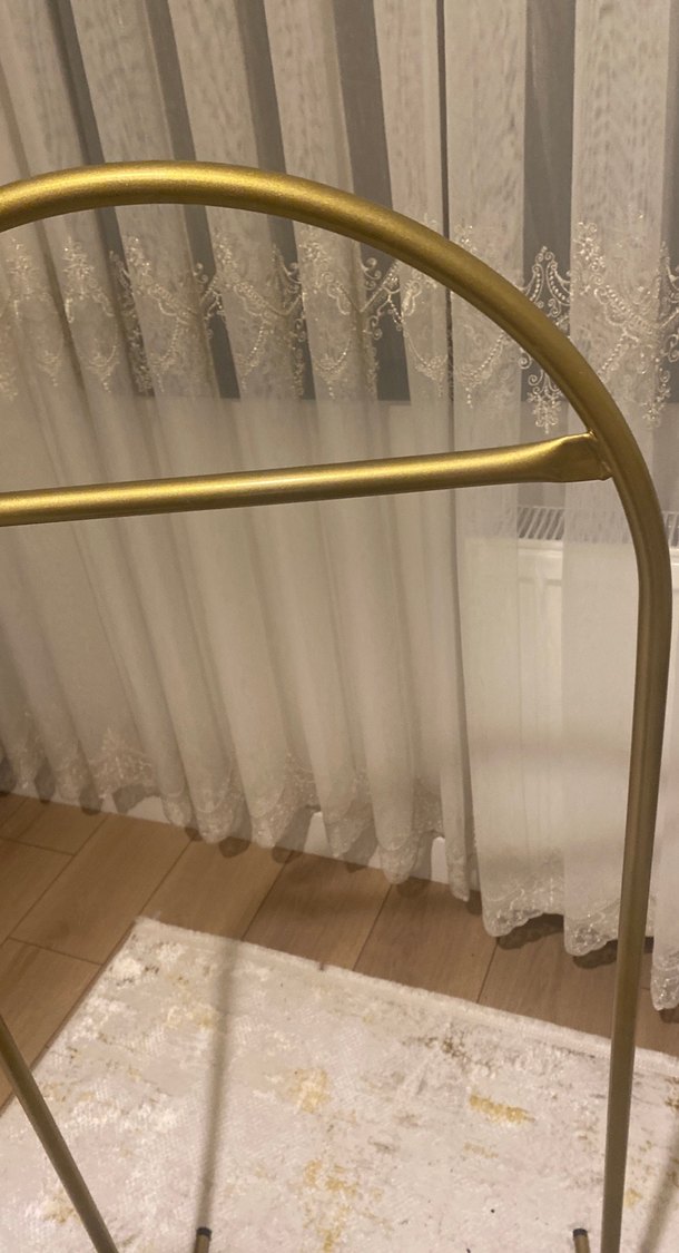 Parlak Altın Ayaklı Askılık - Görsel 3