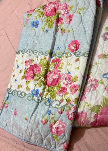 Çiçek Desenli Pastel Renkli Yatak Örtüsü - Görsel 3