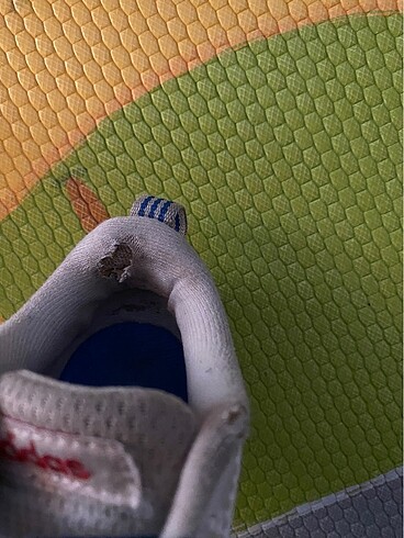 25 Beden beyaz Renk Adidas ayakkabı