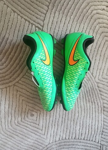 Nike magısta çocuk kramponu 37.5 beden