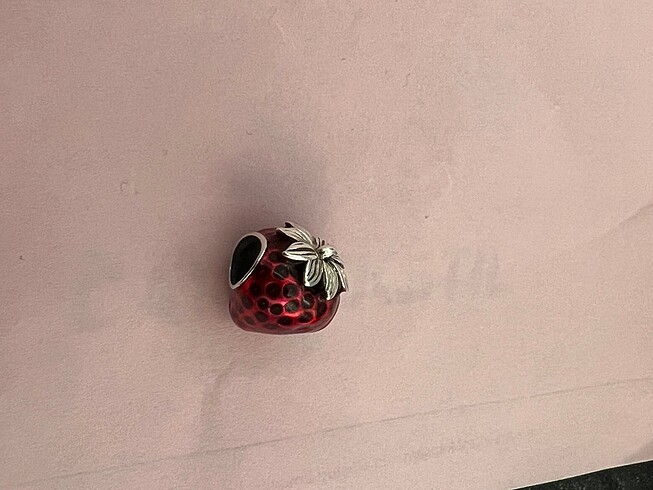 PANDORA ÇİLEK CHARM