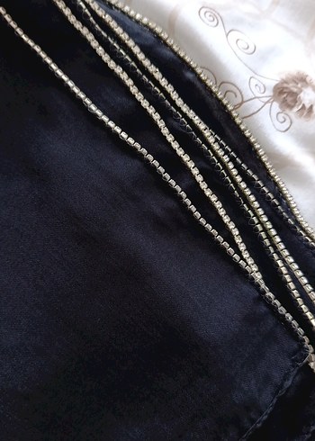 Siyah Nakışlı ince şal - Görsel 2