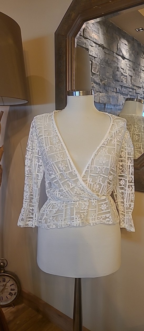 Dantel İşlemeli V Yaka Beyaz Bohem Bluz - Görsel 2