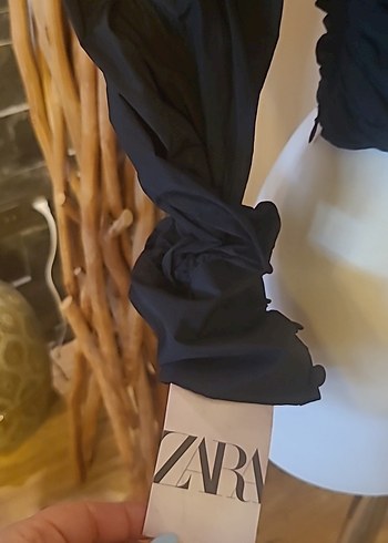 Siyah V Yaka Drapeli Gotik Bluz - Görsel 5