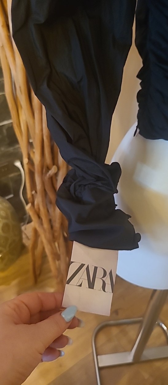 Siyah V Yaka Drapeli Gotik Bluz - Görsel 5