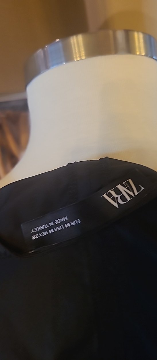 Siyah V Yaka Drapeli Gotik Bluz - Görsel 4