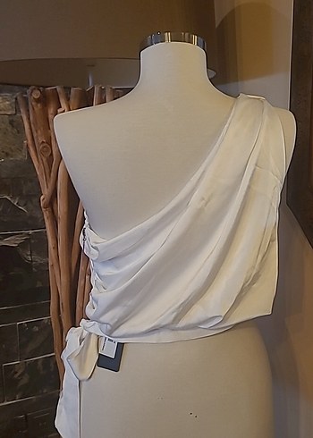 Beyaz Askısız Saten Drapeli Kadın Bluz - Görsel 4