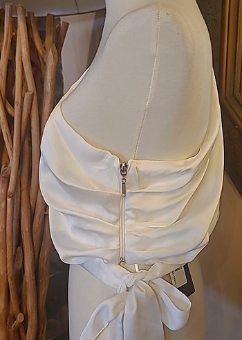 Beyaz Askısız Saten Drapeli Kadın Bluz - Görsel 3