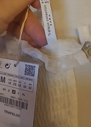 Beyaz Nakışlı Fırfırlı Uzun Kollu Bluz - Görsel 5