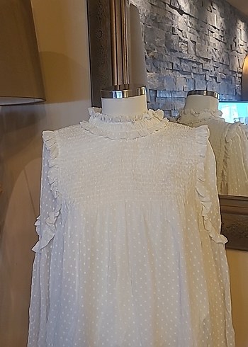 Beyaz Nakışlı Fırfırlı Uzun Kollu Bluz - Görsel 2