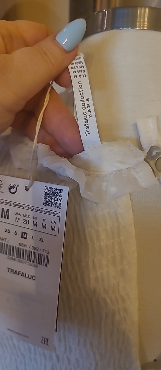 Beyaz Nakışlı Fırfırlı Uzun Kollu Bluz - Görsel 5