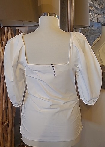 Beyaz Kadın Dökümlü Kısa Kollu Bluz - Görsel 4