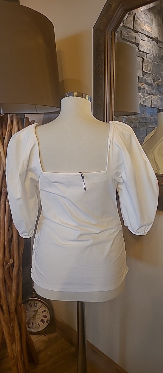 Beyaz Kadın Dökümlü Kısa Kollu Bluz - Görsel 4