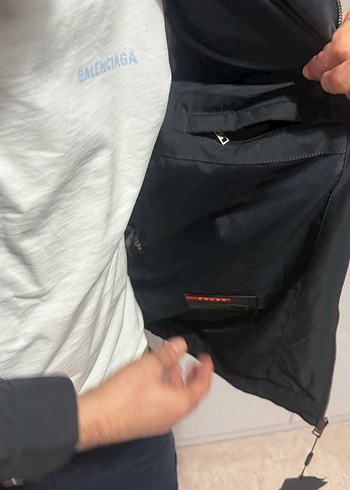 Erkek prada çeker - Görsel 4