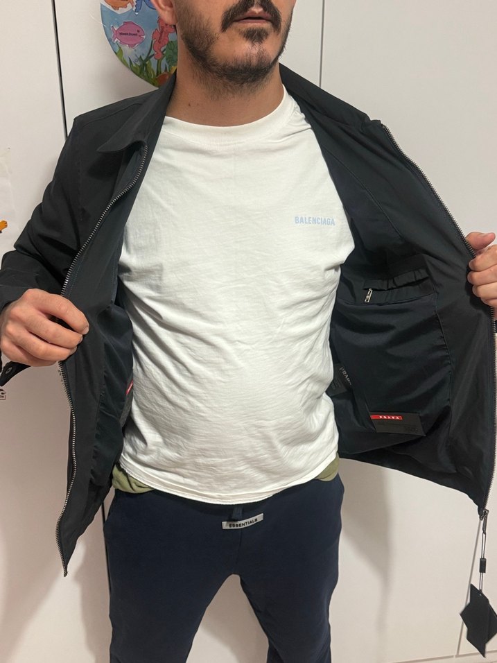 Erkek prada çeker - Görsel 3