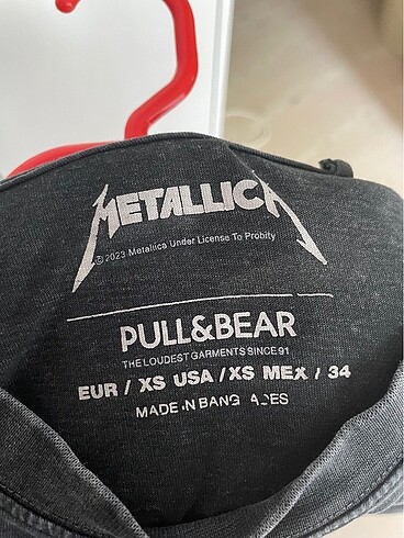 xs Beden pull and bear metallica tişört