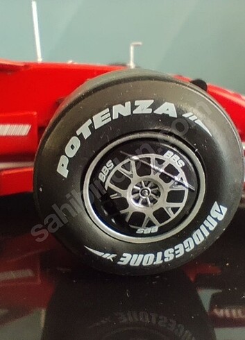  Ferrari F1 Formula 1 Raikkonen 1/24 İxo yarış arabası model kol