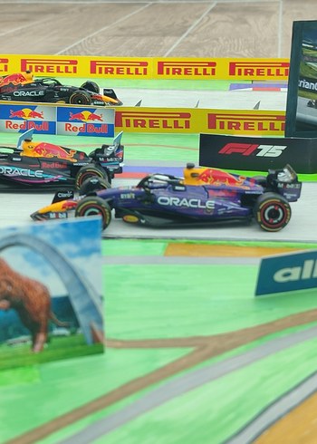 Detaylı Formula 1 F1 yarış pisti diorama minyatür