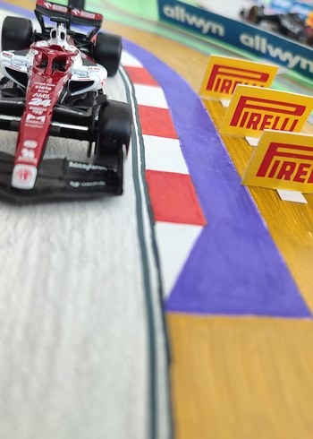 Beden Renk Detaylı Formula 1 F1 yarış pisti diorama minyatür