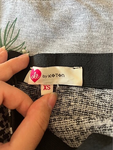 xs Beden koton kaz ayağı desenli çan etek