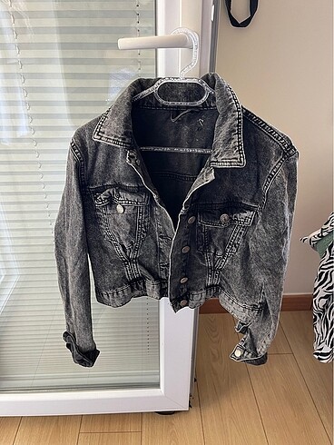 koton gri jean crop ceket