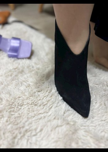 Siyah Süet Topuklu Kadın Bot - Görsel 2