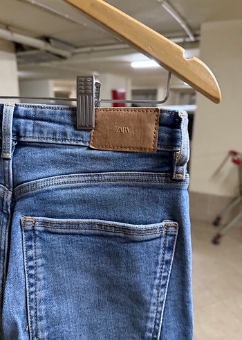Kadın Mavi Denim Yırtık Detaylı Normal Boy Jean - Görsel 3