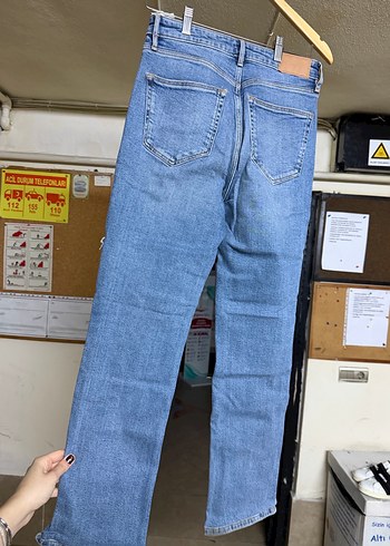 Kadın Mavi Denim Yırtık Detaylı Normal Boy Jean - Görsel 2