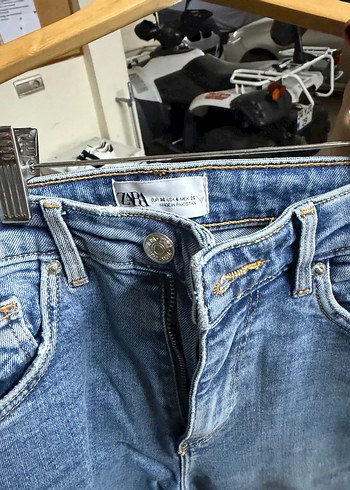 Kadın Mavi Denim Yırtık Detaylı Normal Boy Jean - Görsel 4