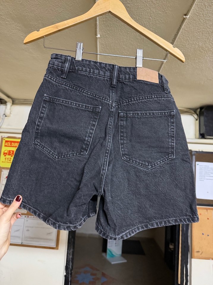 Gri Kadın Midi Denim Şort - Görsel 2