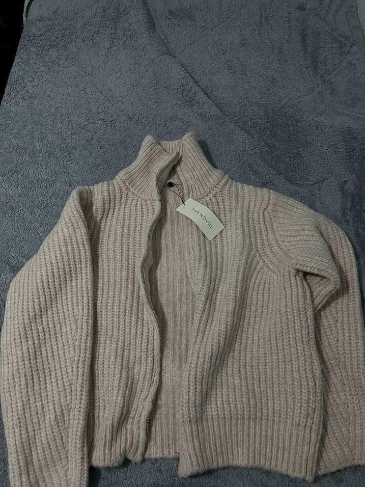 Milla Bej Yüksek Yakalı Örgü Kadın Kazak - Görsel 2