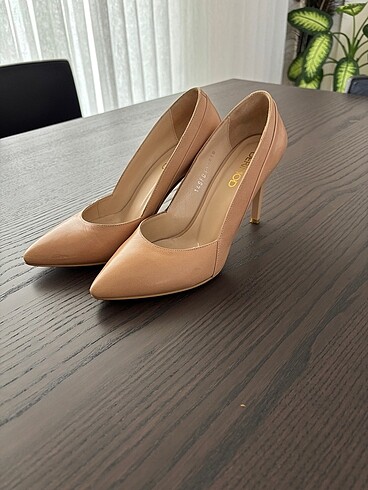 Derimod stiletto
