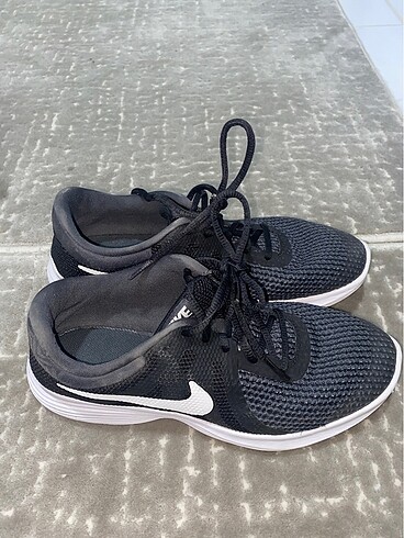 40 Beden Nike spor ayakkabı