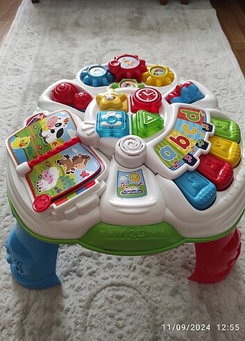 Clementoni Eğitici Aktivite Masası 