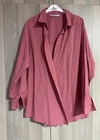 Pembe V Yaka Düğmeli Kadın Gömlek