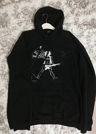 Siyah baskılı sweatshirt