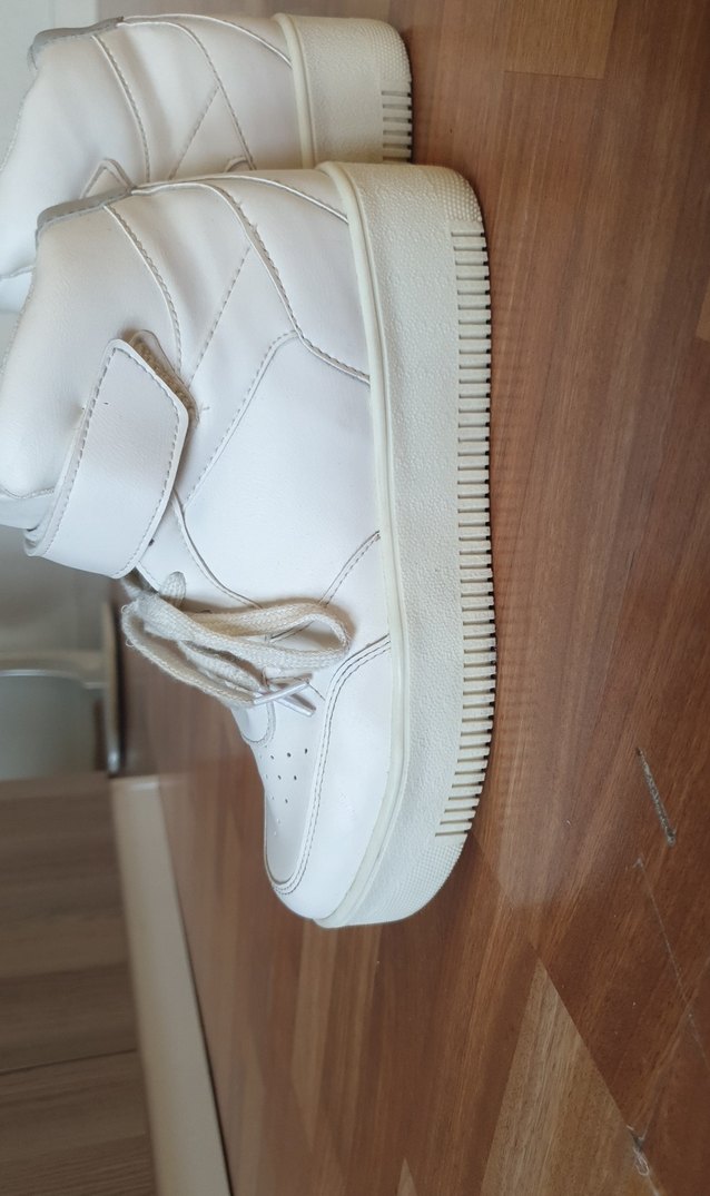 Beyaz Bağcıklı Yüksek Topuk Spor Ayakkabı - Görsel 4