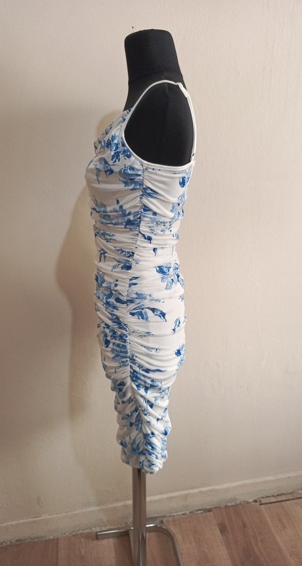 Mavi Desenli Askılı Mini Drapeli Elbise - Görsel 3