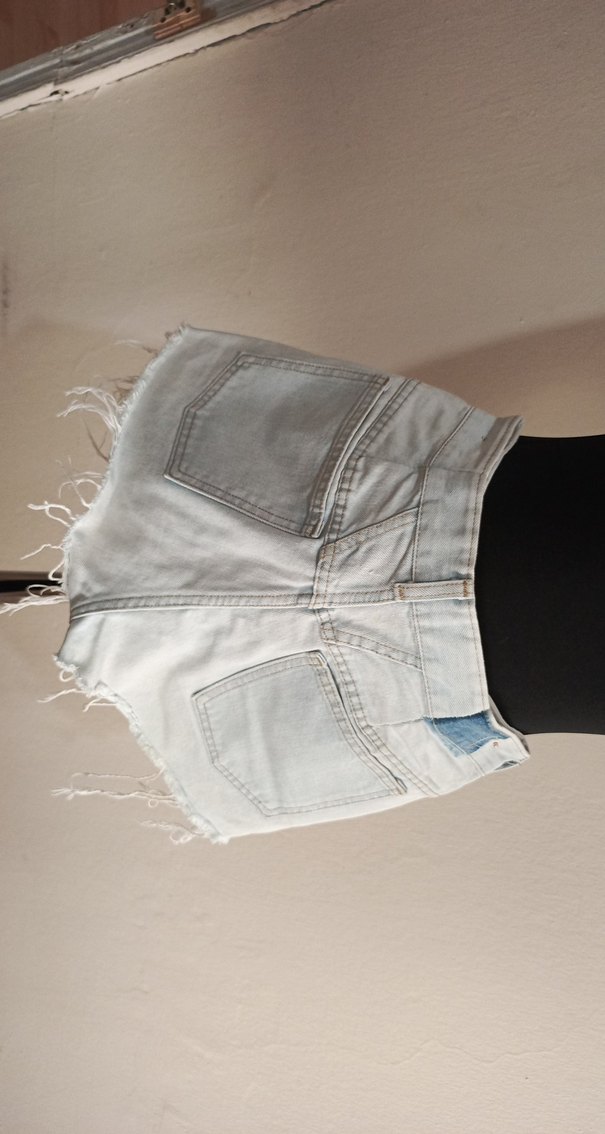 Kadın Beyaz Kot Mini Şort - Görsel 3