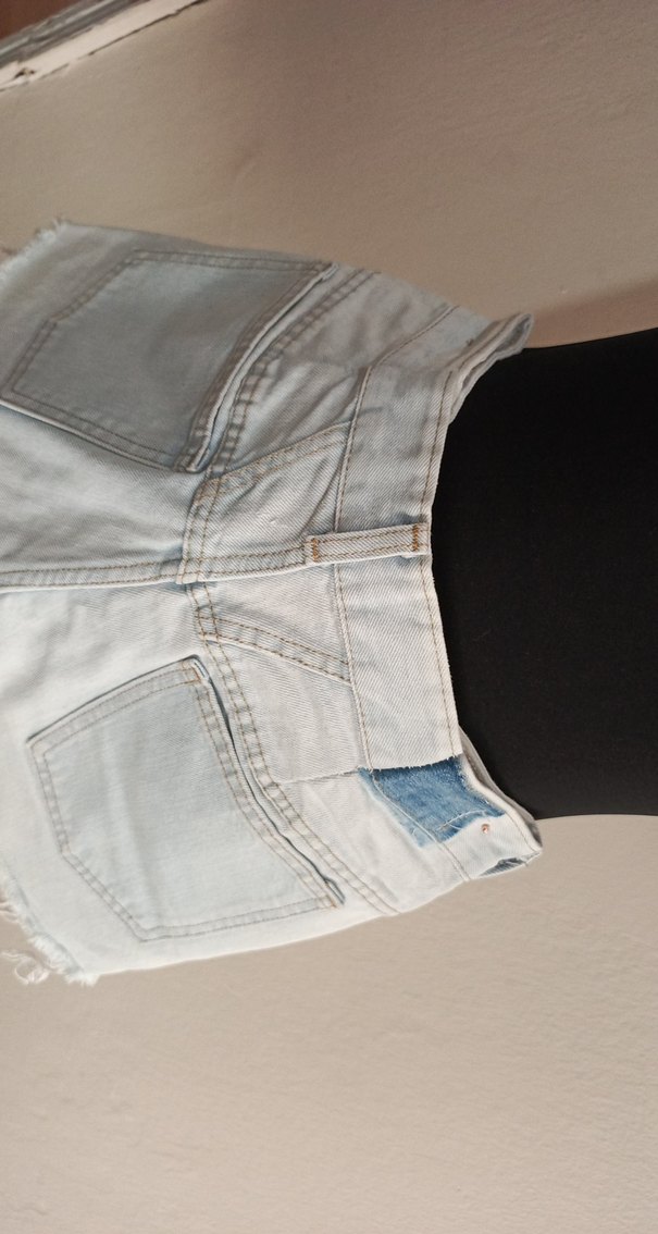 Kadın Beyaz Kot Mini Şort - Görsel 4