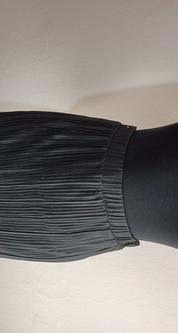 Siyah Pilili Uzun Kadın Etek - Görsel 4