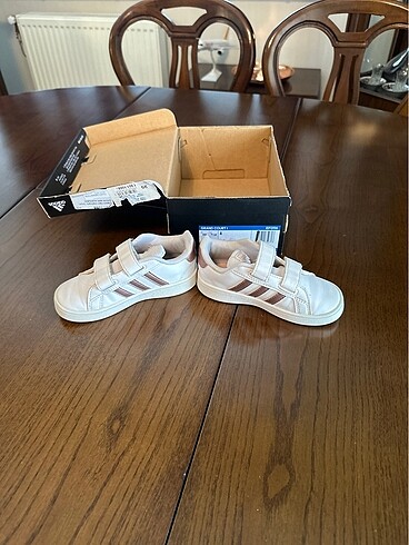 25 Beden Adidas 25 Numara Çocuk Ayakkabı
